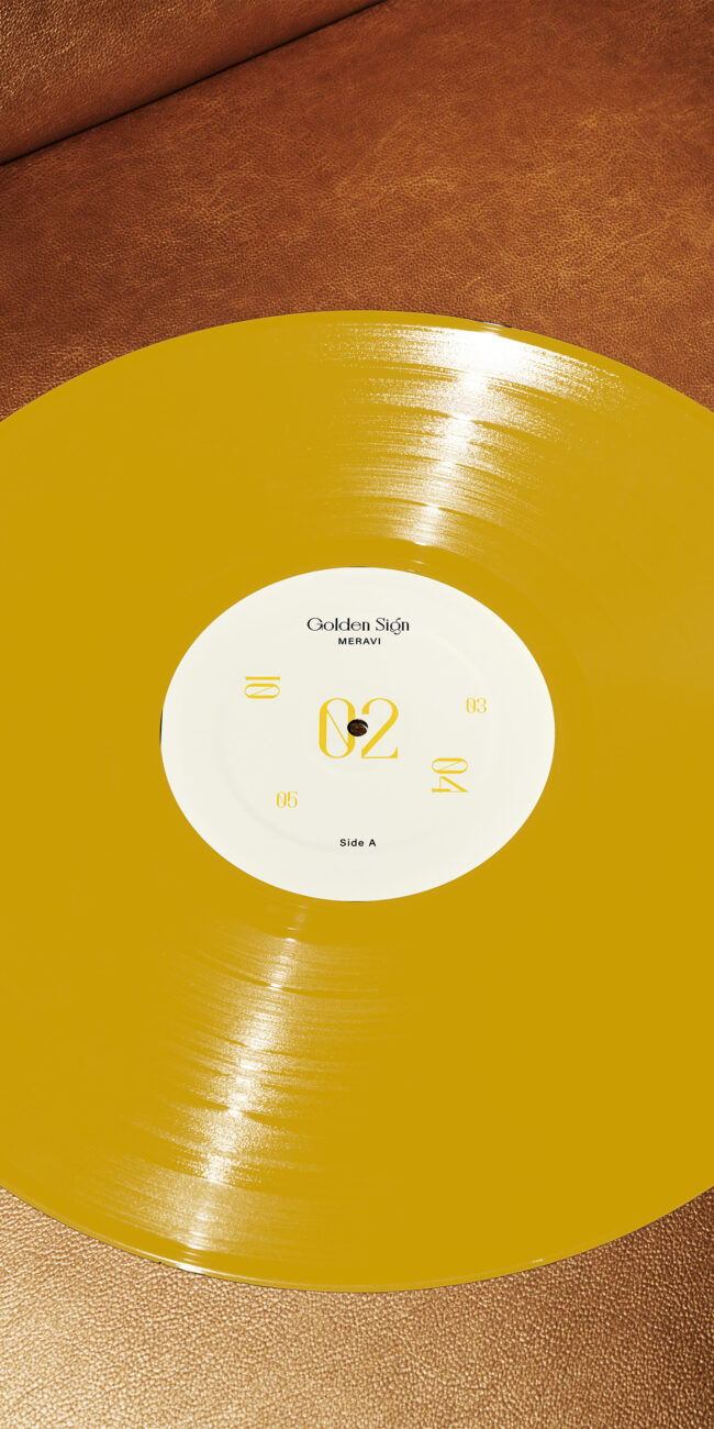 Golden Sign vinyl label designed by Yvonne Hartmann