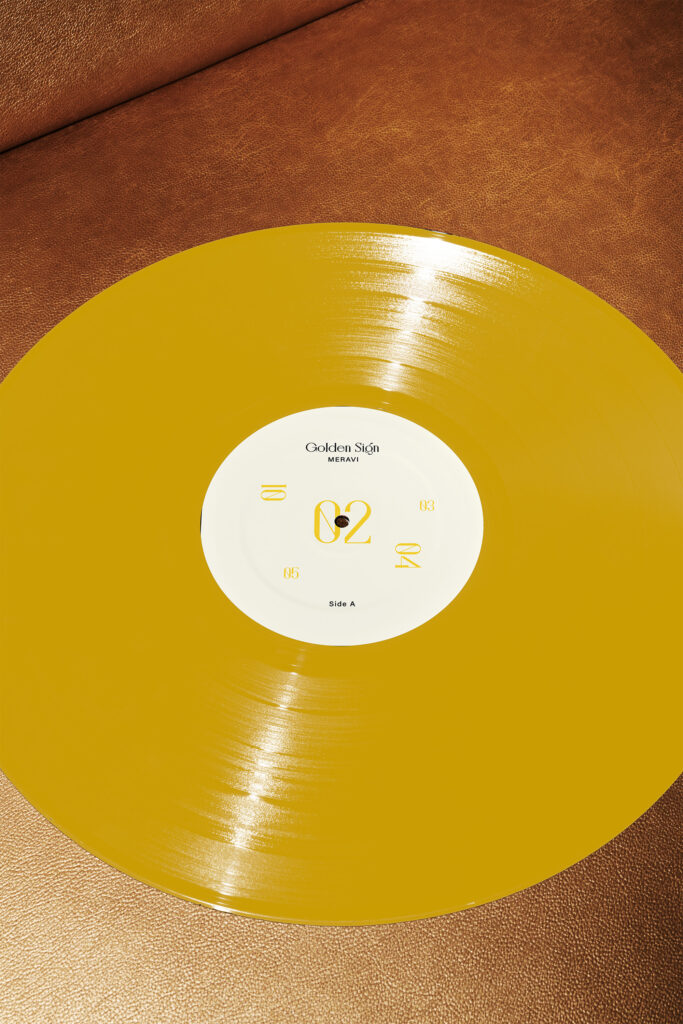 Golden Sign vinyl label designed by Yvonne Hartmann